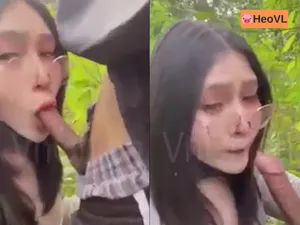 đi dã ngoại tiện trả bài người yêu ở trong rừng